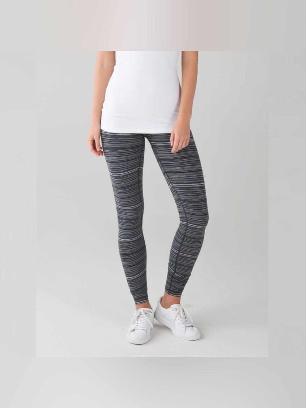 Women’s Lululemon Wunder Under 28” Leggings in Cyber Stripe Deep Coal Black (4)